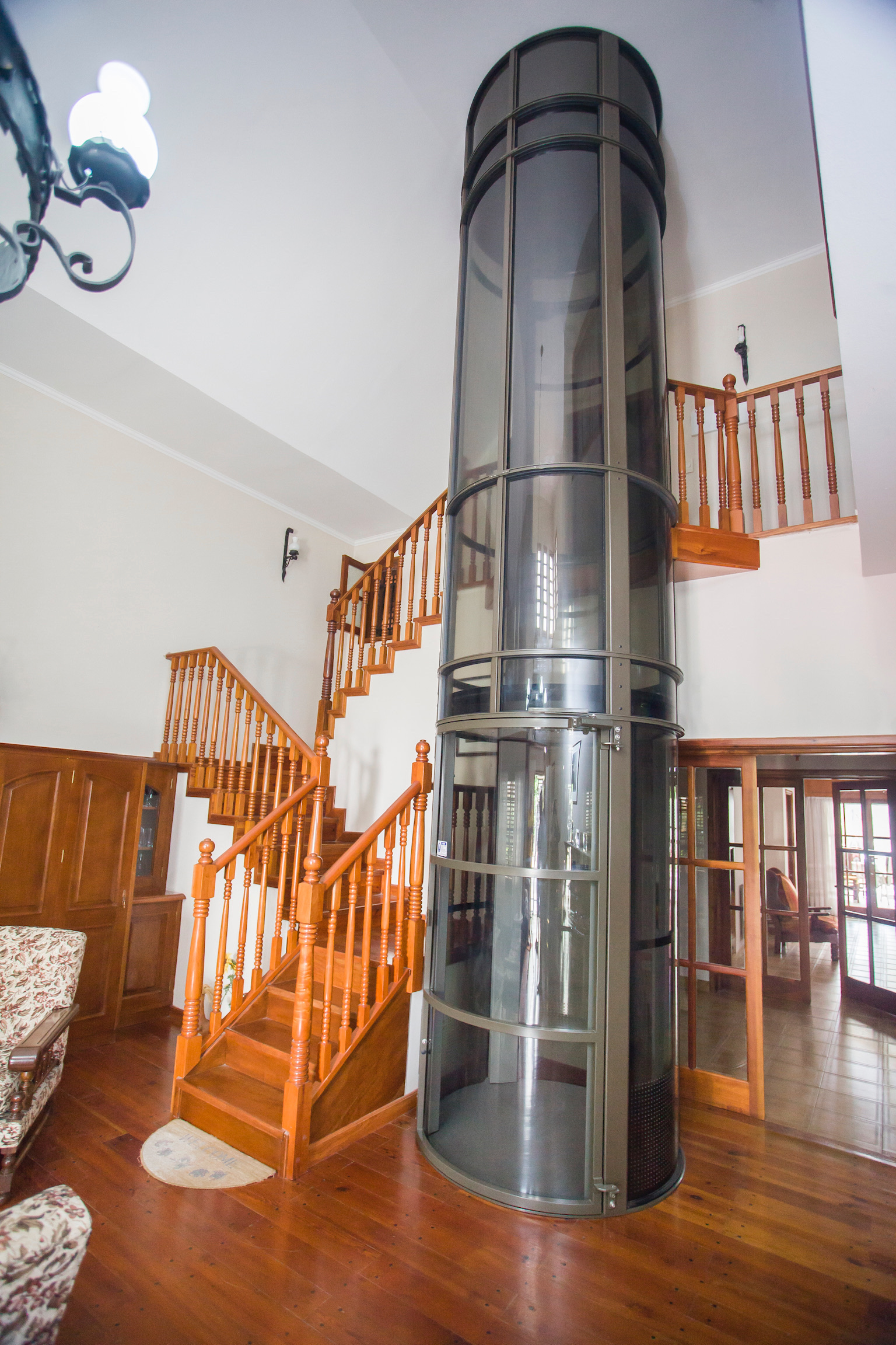 PVE Pneumatic Vacuum Elevators From Morgan Ellis